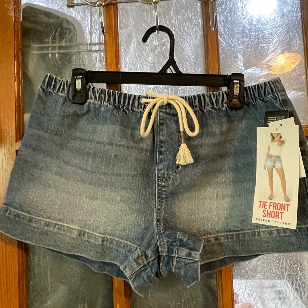 Celebrity Pink Blue Denim Elastic-Waist Jean Shorts